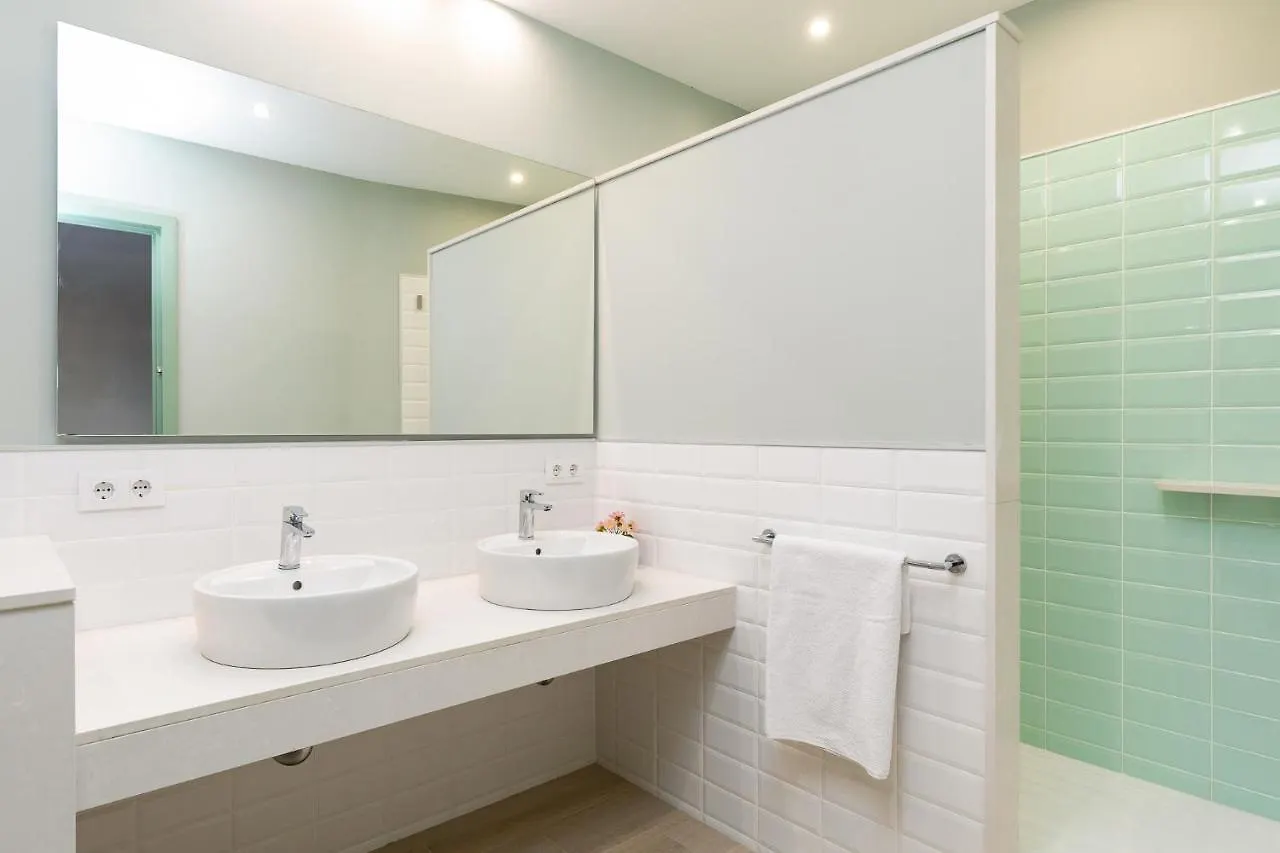 Modernist Family Barcelona Apartment Espagne