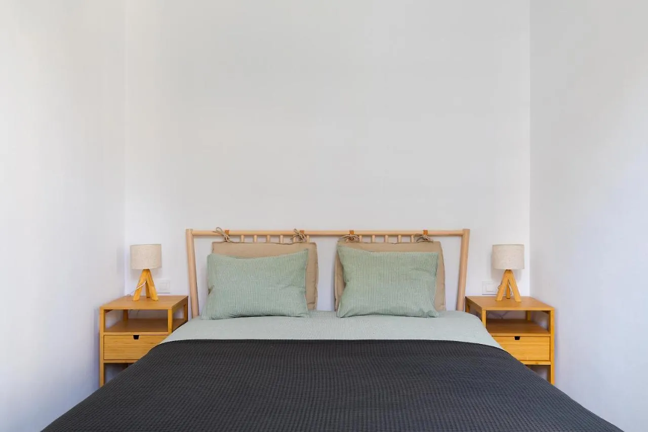 Modernist Family Barcelona Apartment Espagne